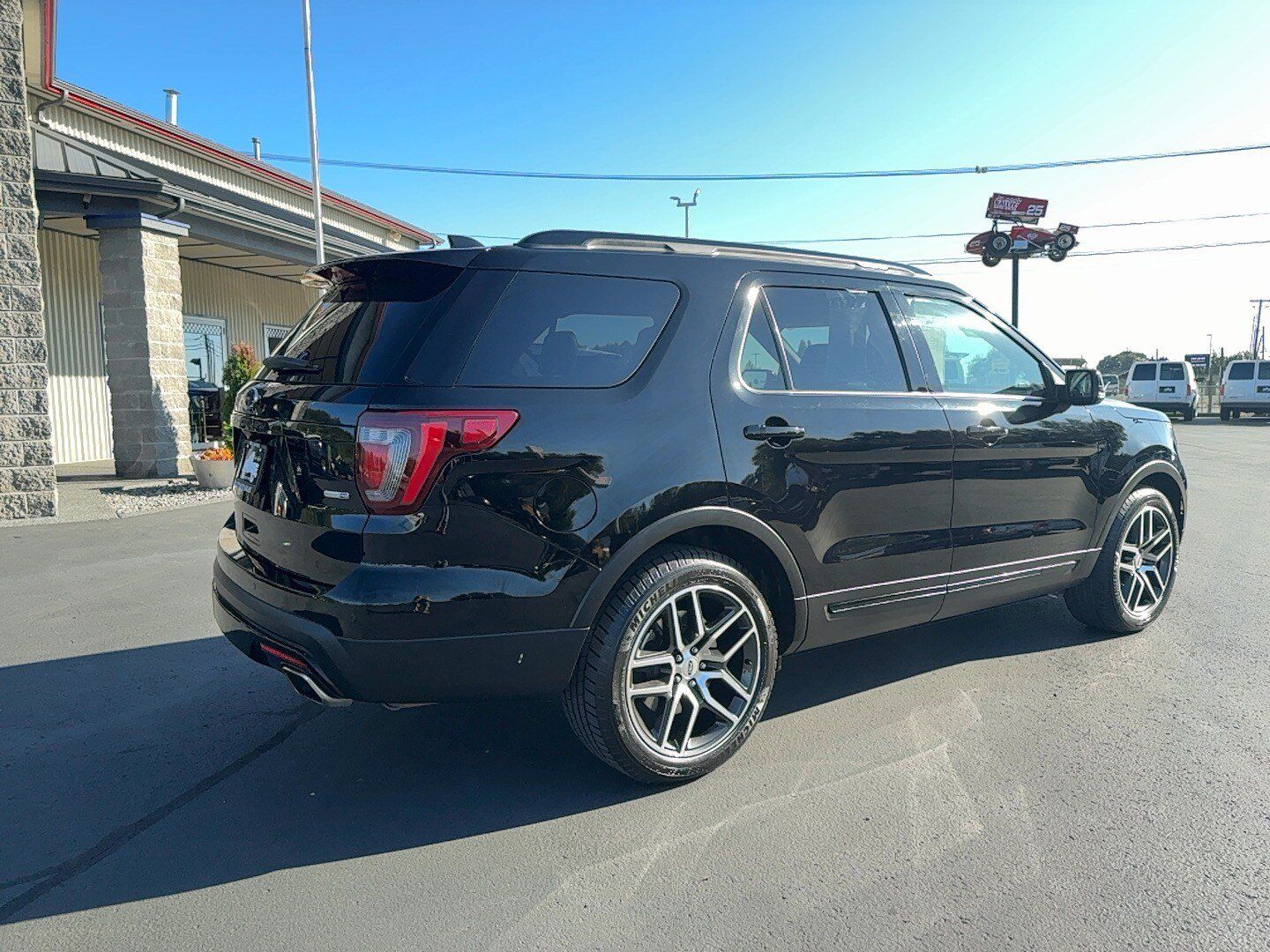 Used 2017 Ford Explorer Sport w/ Equipment Group 401A AWD/4WD image 5