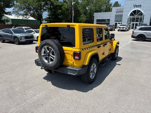 Used 2019 Jeep Wrangler Unlimited Sahara w/ Uconnect 4C Nav & Sound Group AWD/4WD image 5