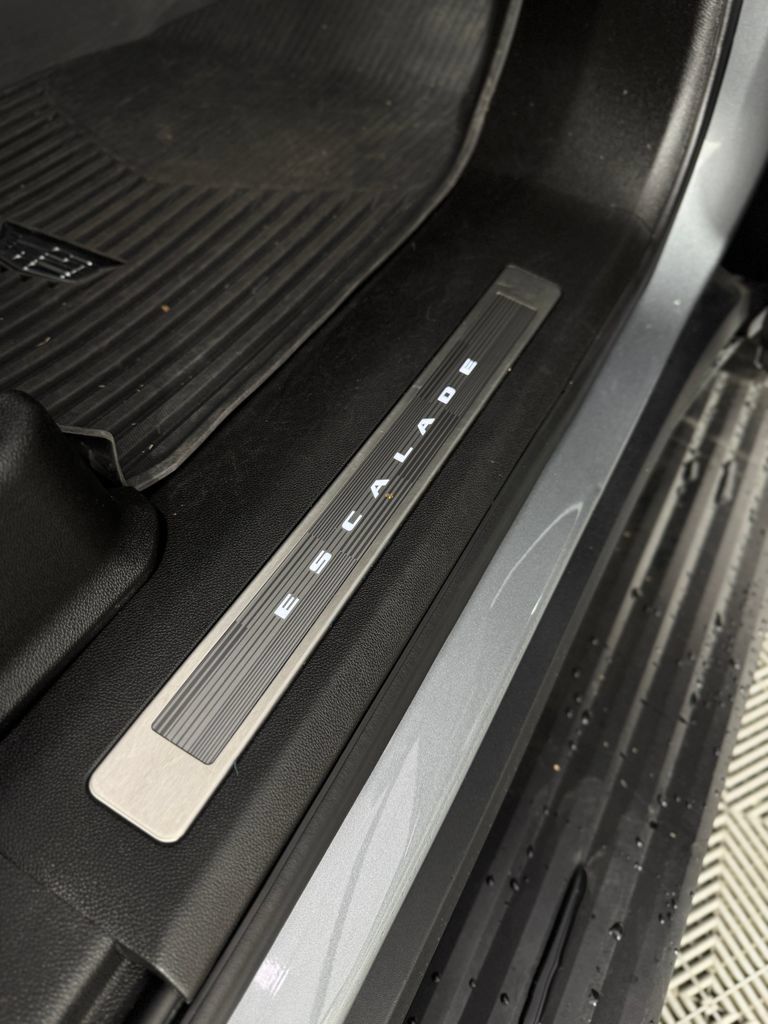 Used 2023 Cadillac Escalade V AWD/4WD image 47