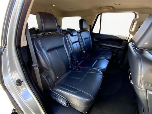 Used 2024 Ford Expedition XLT image 17