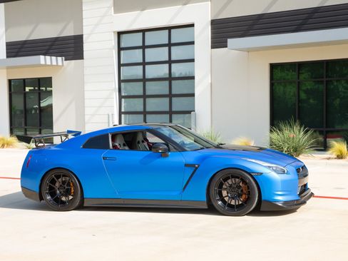 Used 2009 Nissan GT-R Premium AWD/4WD image 17