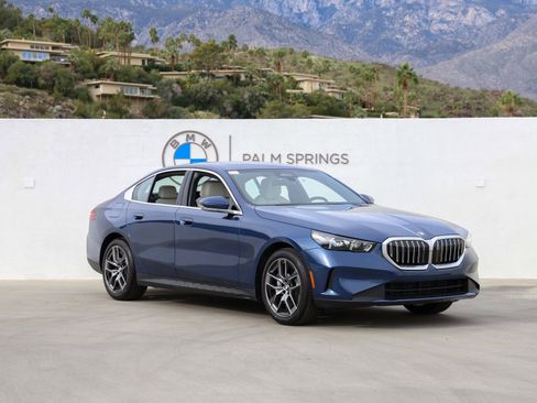 New 2026 BMW 530i w/ Premium Package image 2