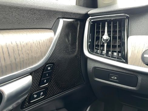 Certified 2023 Volvo V90 B6 Cross Country Plus image 19