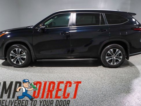 Used 2024 Toyota Highlander XLE image 10
