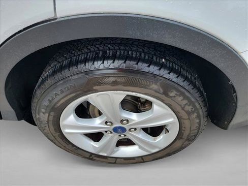 Used 2015 Ford Escape SE image 12
