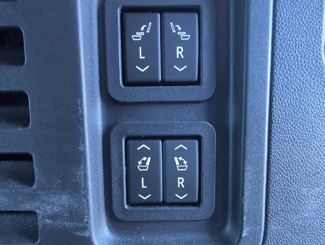 Used 2026 Chevrolet Traverse RS w/ LPO, Floor Liner Package AWD/4WD image 30