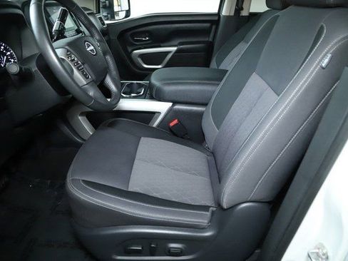 Used 2024 Nissan Titan SV w/ SV Convenience Package image 18