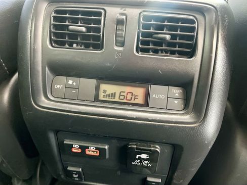 Used 2020 Nissan Pathfinder Platinum image 34