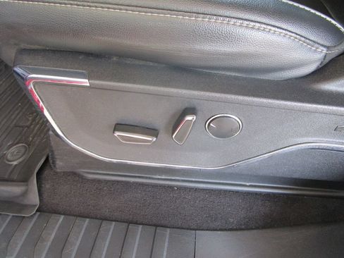 Used 2022 Ford F150 Lariat w/ Equipment Group 502A High AWD/4WD image 35