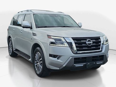 Used 2022 Nissan Armada SL w/ Captain's Chairs Package AWD/4WD image 2