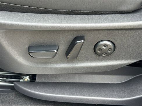 Certified 2023 Nissan Ariya AWD image 23