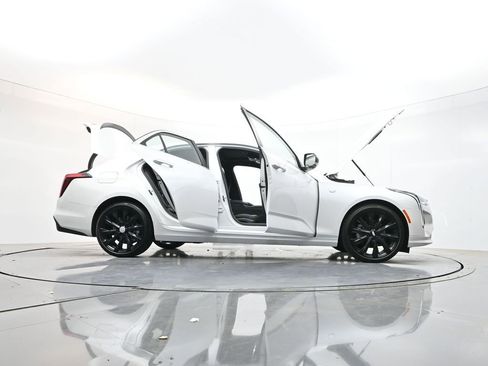 Used 2024 Cadillac CT4 Luxury w/ LPO, ONYX Package RWD image 45
