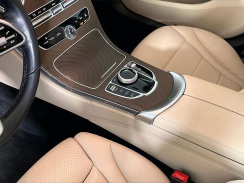Used 2019 Mercedes-Benz C 300 Sedan image 17