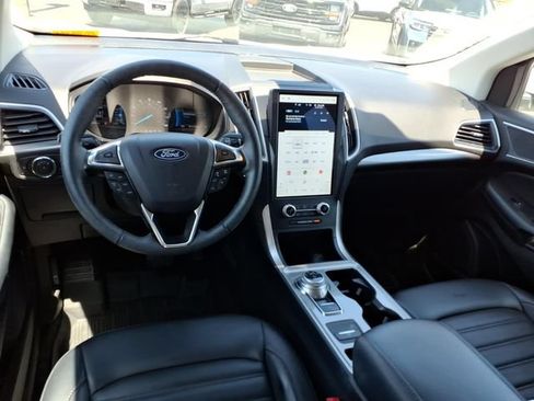 Certified 2023 Ford Edge SEL w/ Convenience Package AWD/4WD image 4