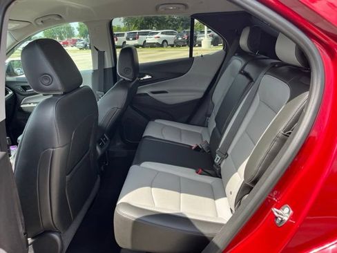Used 2018 Chevrolet Equinox Premier FWD image 30
