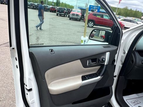 Used 2013 Ford Edge SE image 10