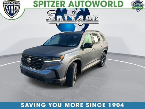 Used 2025 Honda Pilot Black Edition image 4