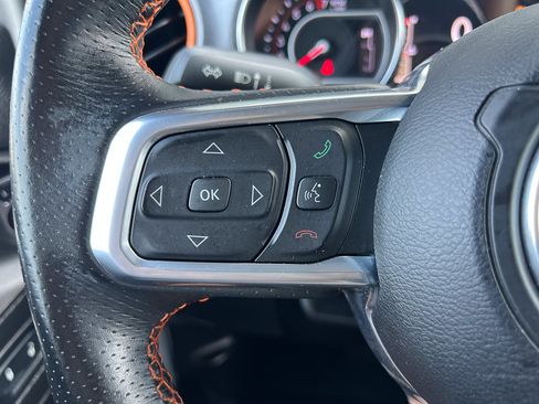 Used 2022 Jeep Gladiator Mojave AWD/4WD image 17