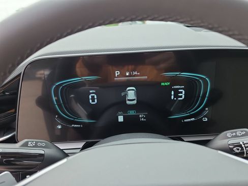 New 2026 Kia Niro EX FWD image 31