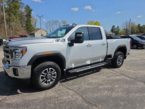 Certified 2021 GMC Sierra 2500 SLE w/ SLE Convenience Package AWD/4WD image 3