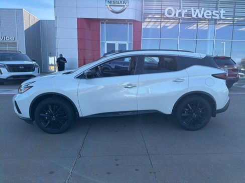 Used 2024 Nissan Murano SV w/ SV Midnight Edition Package image 2
