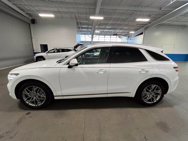 Used 2025 Genesis GV70 2.5T AWD/4WD image 6