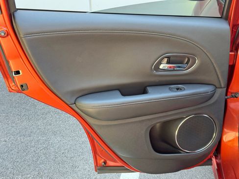 Used 2019 Honda HR-V Touring image 39