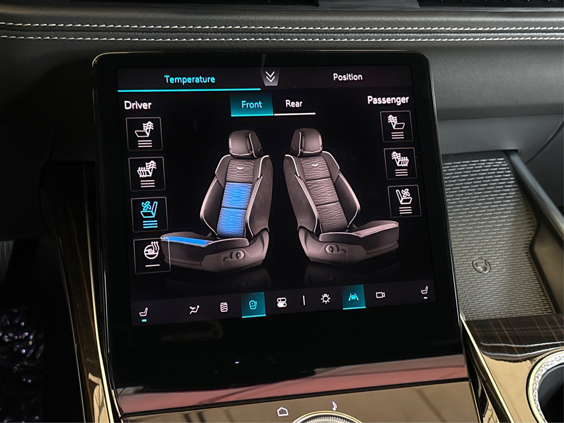 New 2026 Cadillac Escalade Luxury w/ LPO, Radiant Package AWD/4WD image 33