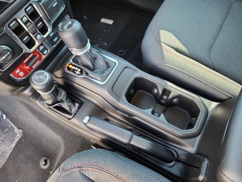 New 2025 Jeep Wrangler Unlimited Rubicon w/ Technology Group image 16