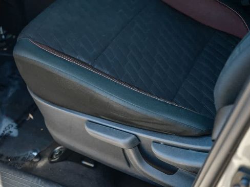 Used 2022 Nissan Kicks SR w/ Interior Electronics Package FWD image 25