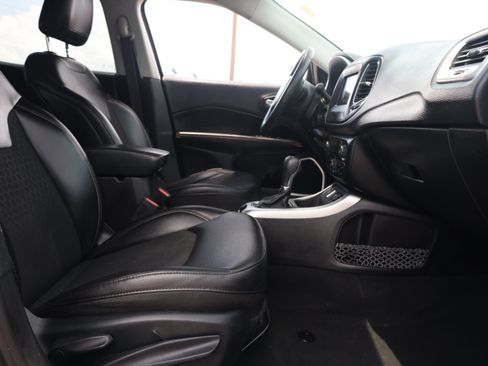 Used 2021 Jeep Compass Latitude FWD image 15