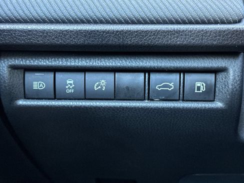 Used 2025 Toyota Camry SE FWD image 29