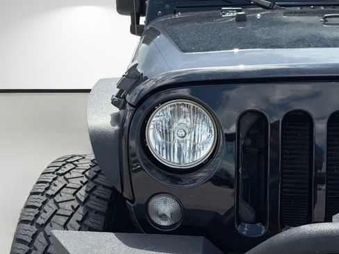 Used 2018 Jeep Wrangler Unlimited Sport S AWD/4WD image 9