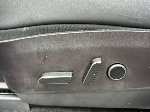 Used 2022 Tesla Model Y Performance image 14