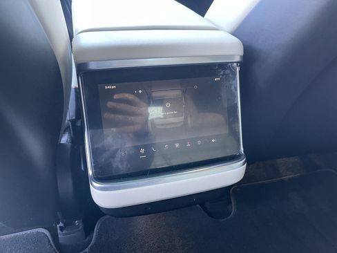 Used 2021 Tesla Model S Plaid image 18