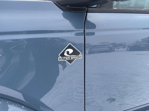 Used 2025 Ford Bronco Outer Banks image 7