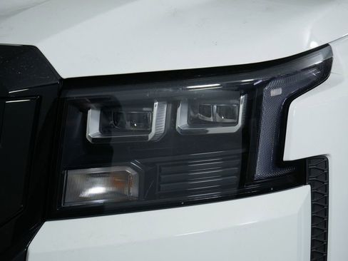 New 2026 Nissan Frontier SV w/ SV Convenience Package AWD/4WD image 15