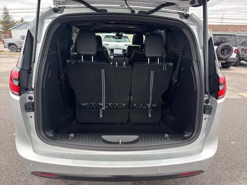 New 2026 Chrysler Pacifica Limited w/ S Appearance Package image 17