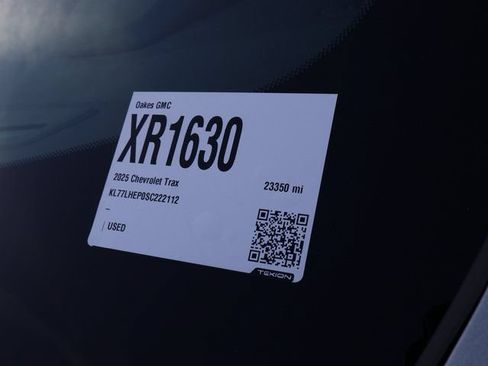 Used 2025 Chevrolet Trax LT FWD image 42