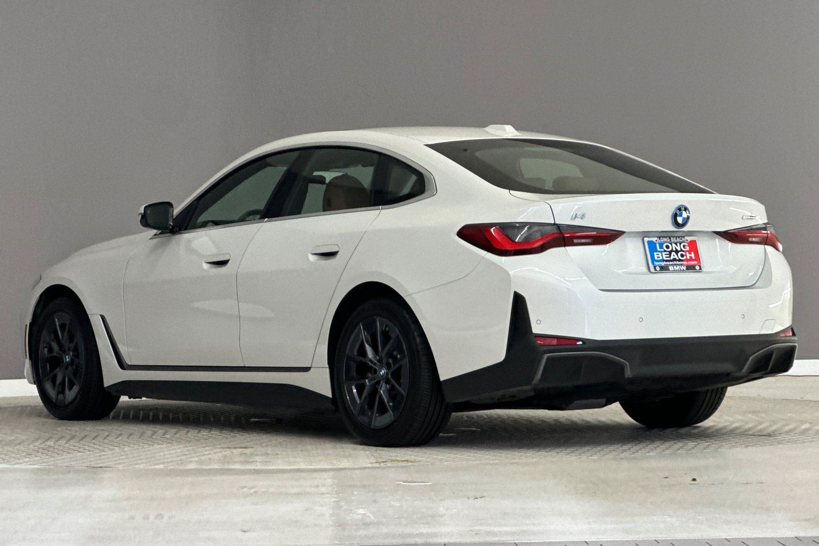 Used 2024 BMW i4 eDrive40 w/ Premium Package RWD image 3