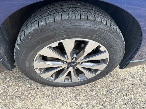 Used 2017 Subaru Outback 3.6R Touring AWD/4WD image 5