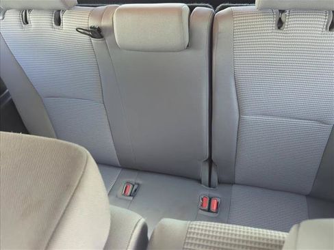 Used 2020 Toyota Highlander LE FWD image 11
