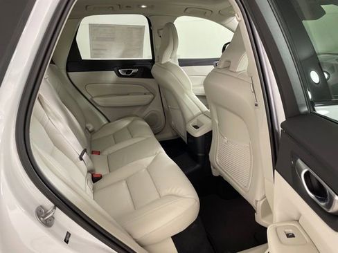 Certified 2024 Volvo XC60 T8 Plus w/ Protection Package Premier AWD/4WD image 40