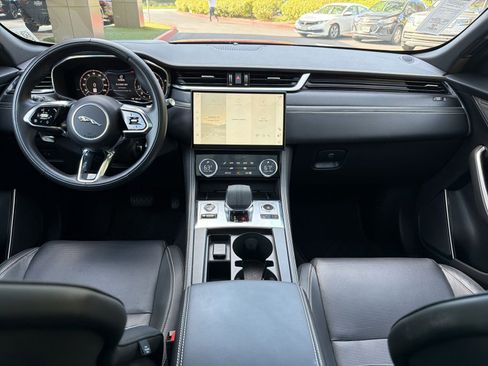 Used 2025 Jaguar F-PACE R-Dynamic S image 17