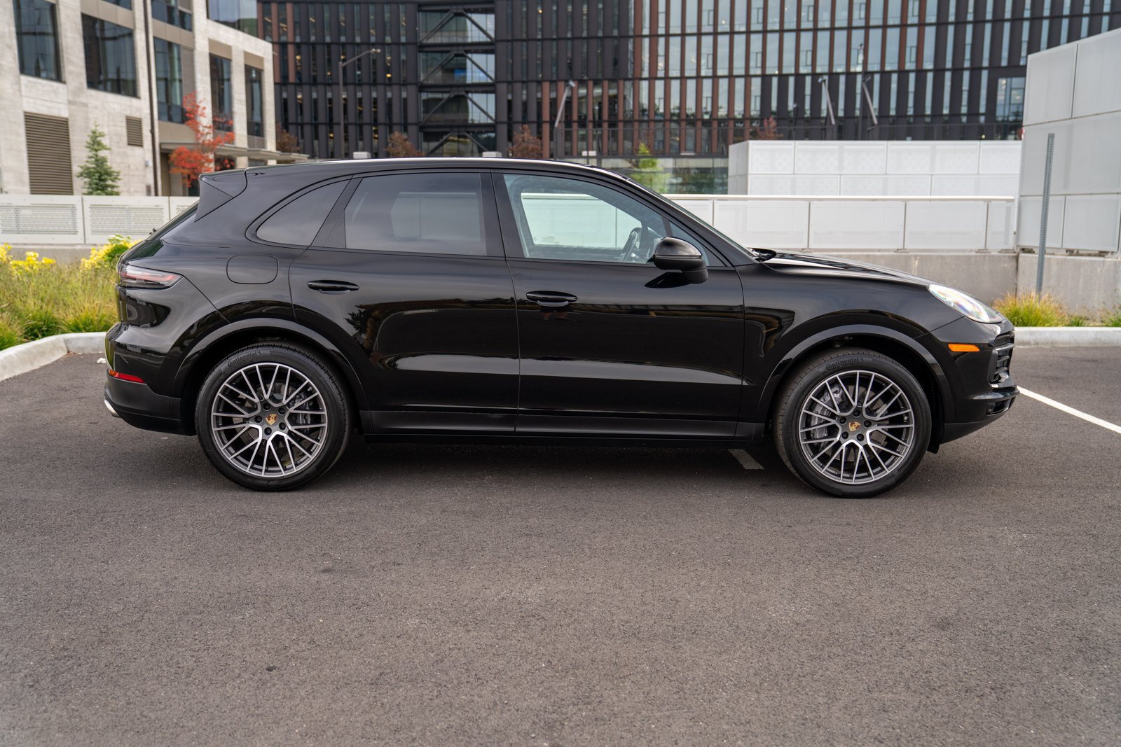 Certified 2023 Porsche Cayenne AWD/4WD image 8