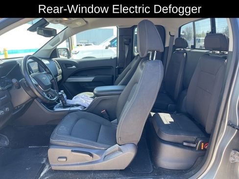 Used 2018 Chevrolet Colorado LT w/ LT Convenience Package image 13