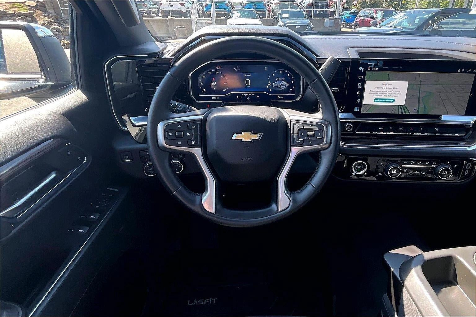 Used 2024 Chevrolet Silverado 1500 LT AWD/4WD image 5