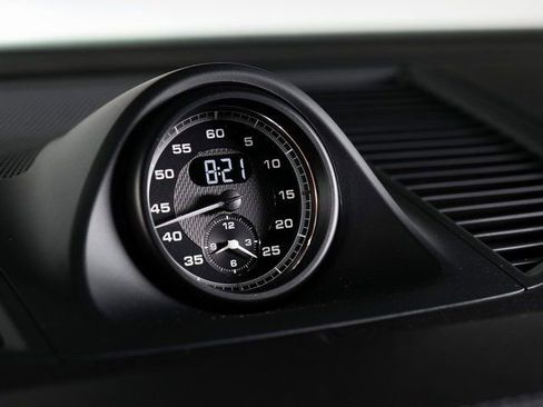 Certified 2026 Porsche Macan AWD/4WD image 23