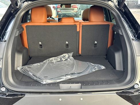 New 2025 VinFast VF 8 Plus image 11