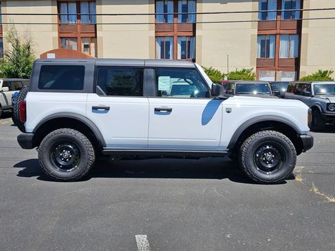 New 2026 Ford Bronco Big Bend w/ Black Diamond Package AWD/4WD image 2